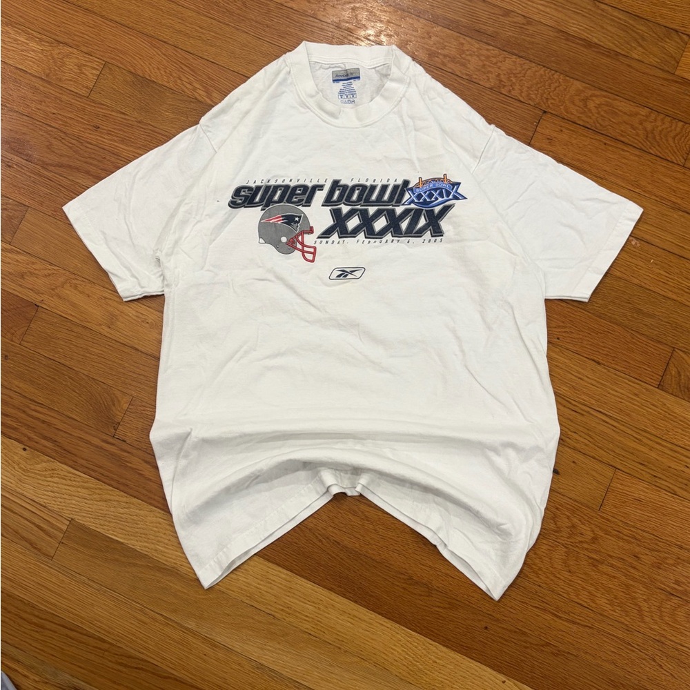 Reebok White patriots  Super Bowl Graphic Tee